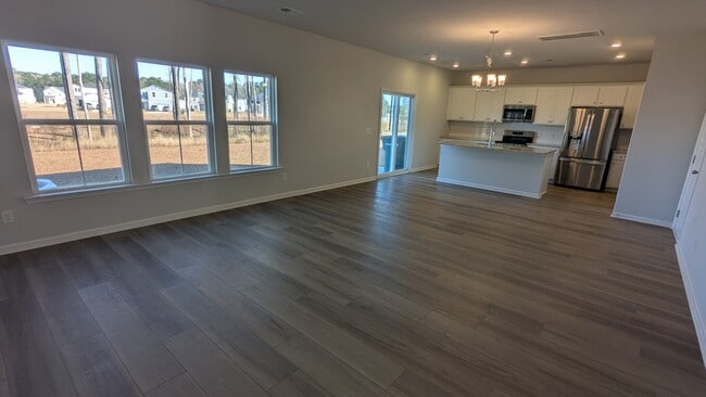 Photo - 115 Saltgrass Ln