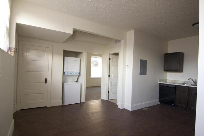 Photo - 235 Buckeye St Unit 3