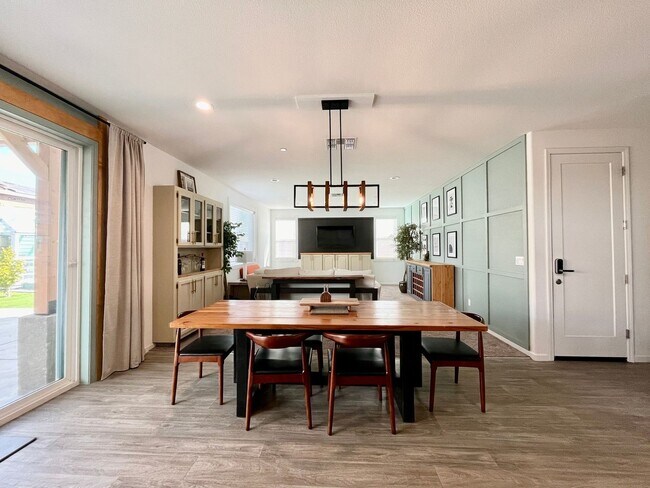 4 Bedroom Single Family Home in Elk Grove - 4 Bedroom Single Family Home in Elk Grove