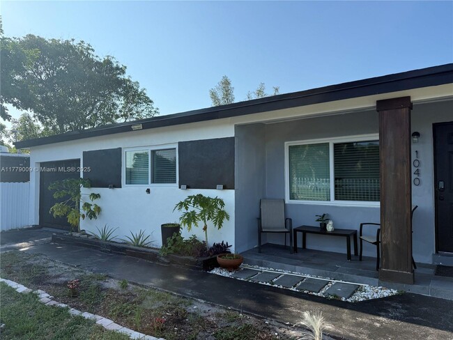 Photo - 1040 SW 30th Ave House