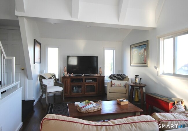 Photo - 147 Captains Dr