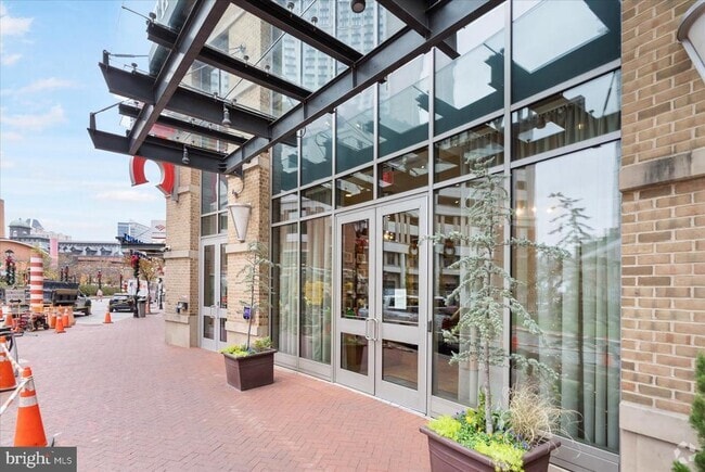 Building Photo - 675 President St Unit 1406 Rental