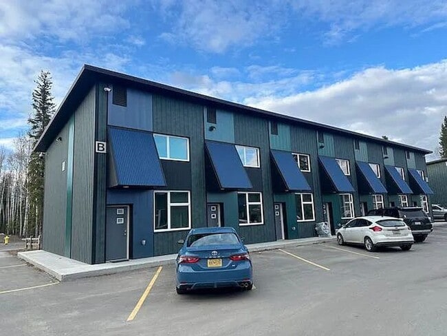 Building Photo - Midway Flats, LLC Unit B-2
