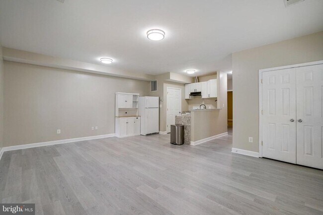 Photo - 2056 Shirlington Rd Unit B