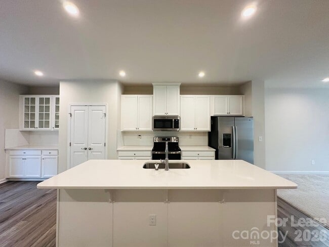 Photo - 3502 Timber Ml Dr