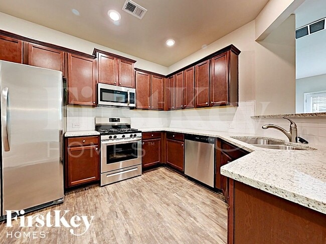 Photo - 3204 Baylor Cir