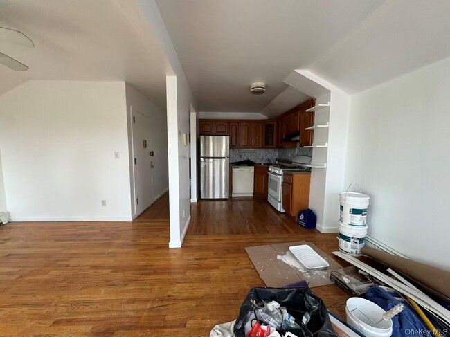 Photo - 45-55-55 162nd St