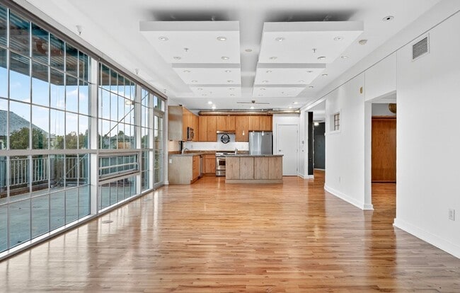 Photo - Stunning 3 bedroom Loft