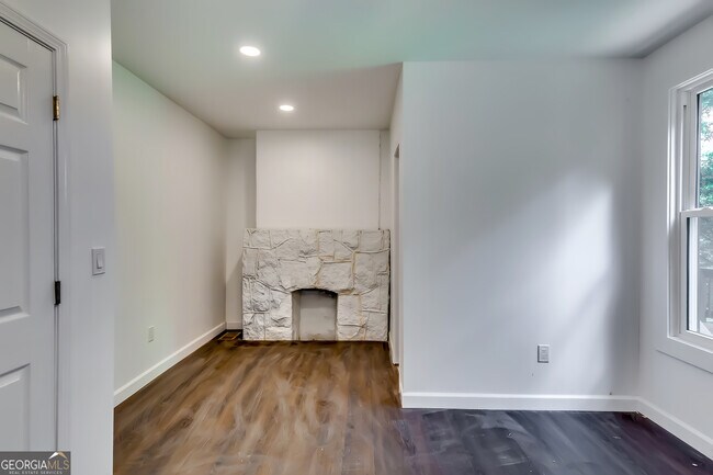 Photo - 1126 Briarcliff Pl NE