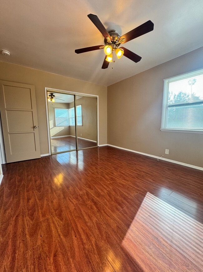 Photo - 1933 Carmona Ave