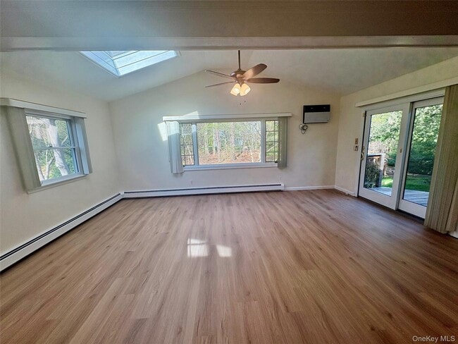 Photo - 54 Old Brook Rd