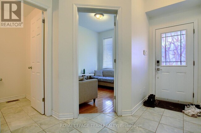 Photo - 254 Moss Grove St