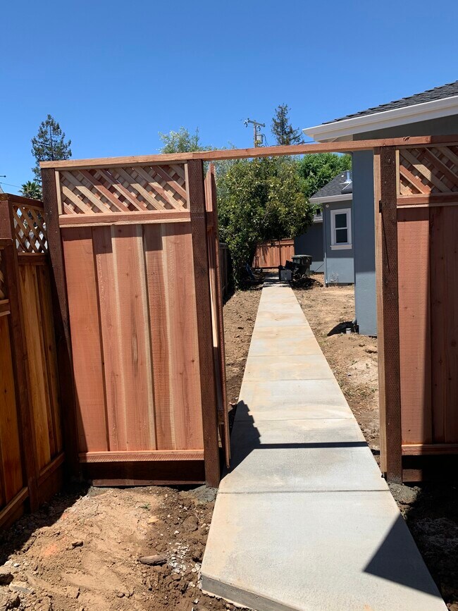 Photo - 15427 Stratford Dr