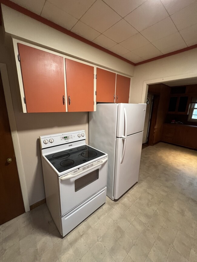 Photo - 740 Cawood St