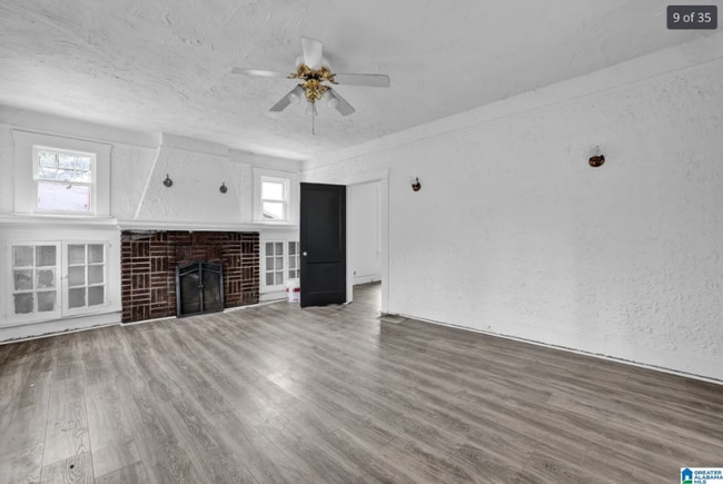 Photo - 505 12th St W