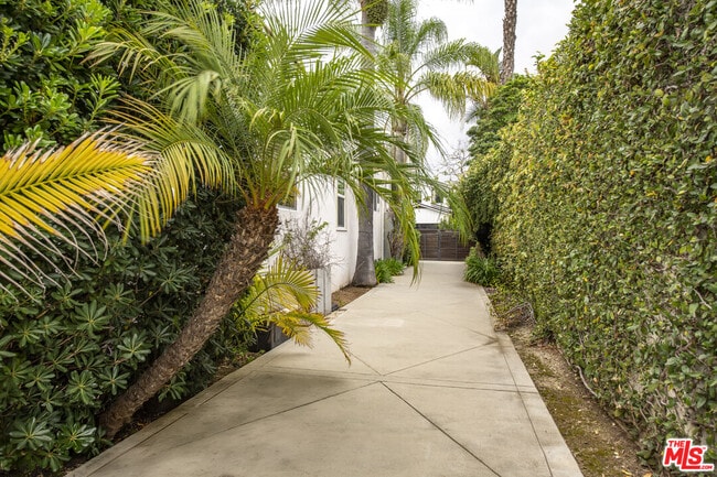 Photo - 807 N Stanley Ave