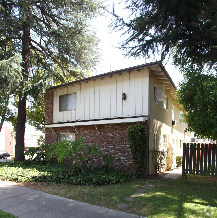 Photo - 5th & Spazier