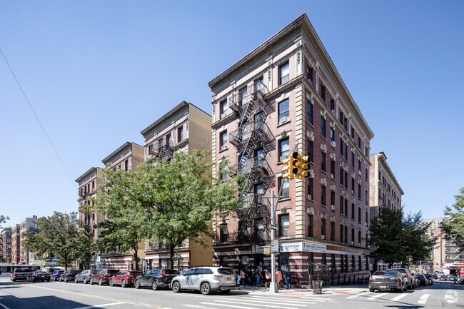 Photo - 4260 Broadway