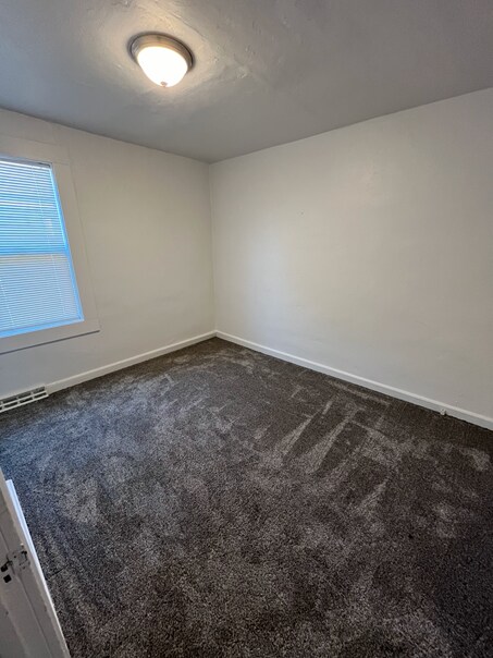 Photo - 447 W 2nd St