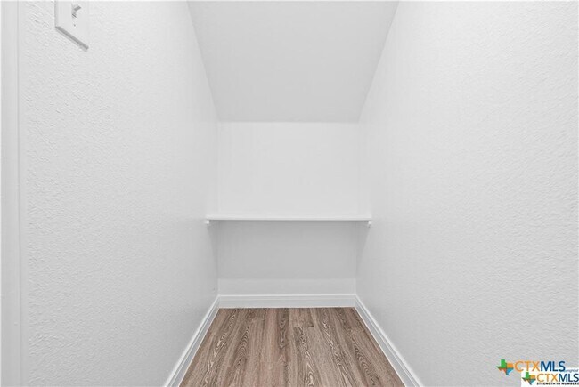 Photo - 746 Meiomi Dr