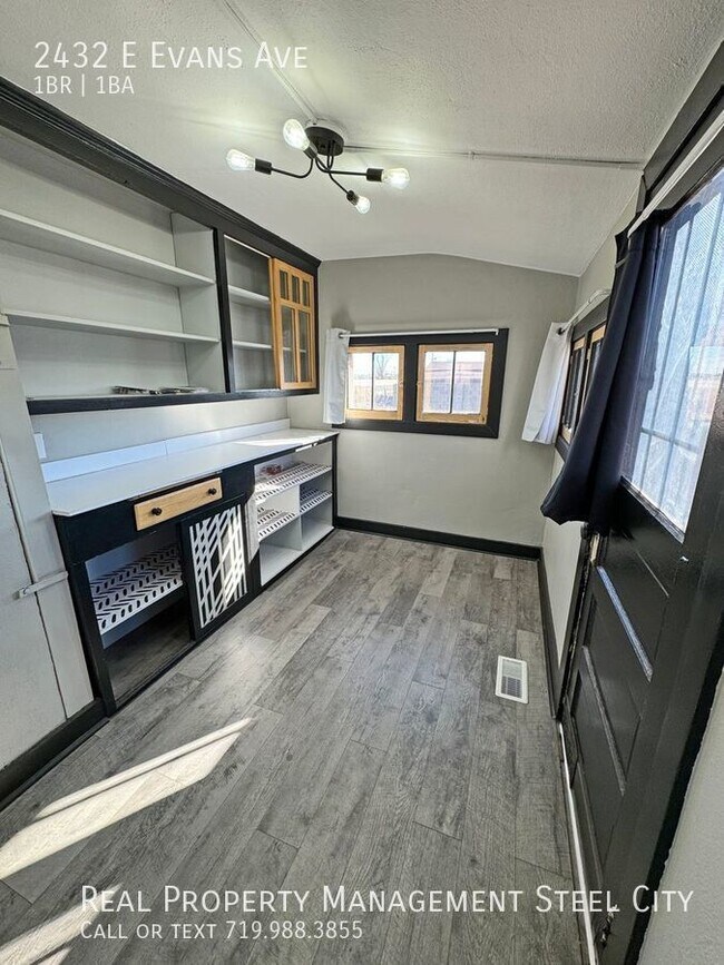 Photo - 2432 E Evans Ave