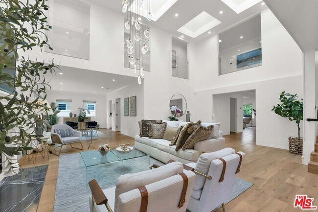 Photo - 602 S Lucerne Blvd