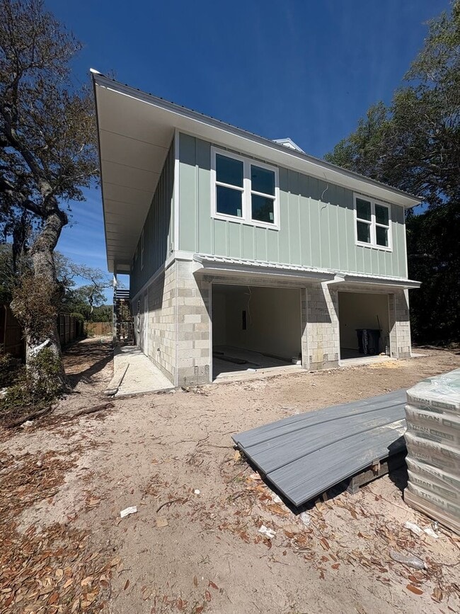 Building Photo - Coastal Retreat