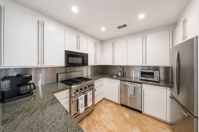 1300 13th St NW Unidad 102