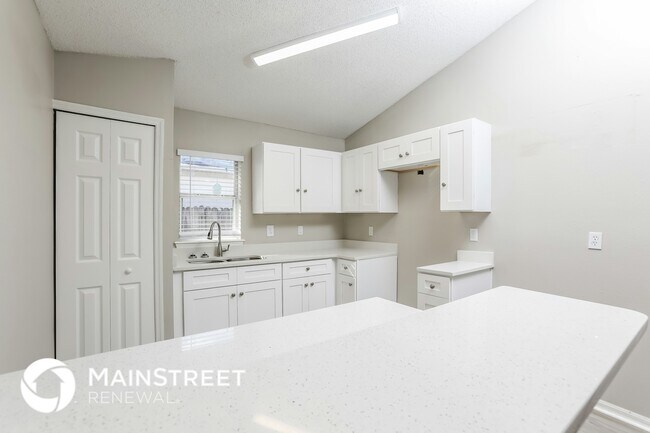 Photo - 6250 Kaieteur Ln