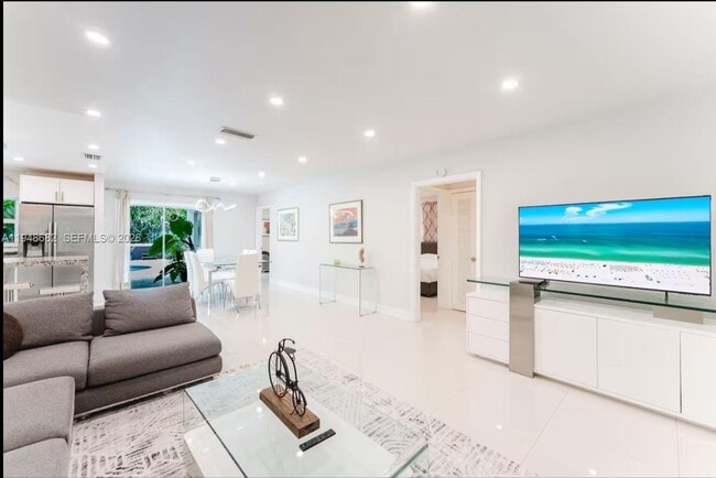 Building Photo - 4017 Monroe St