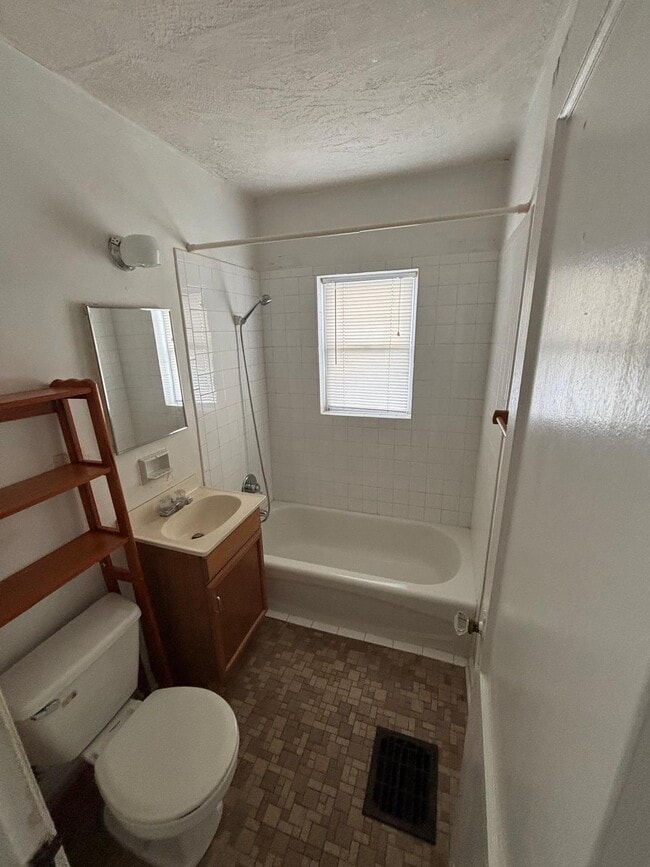 Photo - 4021 Clarendon Rd