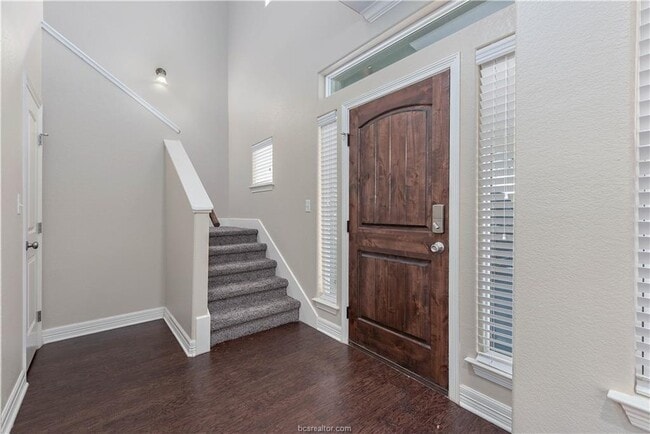 Photo - 1420 Holleman Dr