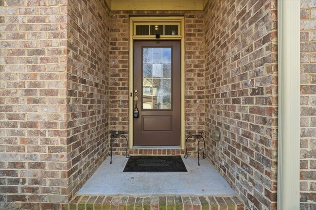 Photo - "Spacious 5-Bed Retreat with Wet Bar, Movie Room & Finished Basement in Kennesaw!"