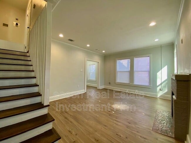 Photo - 3122 Judson St