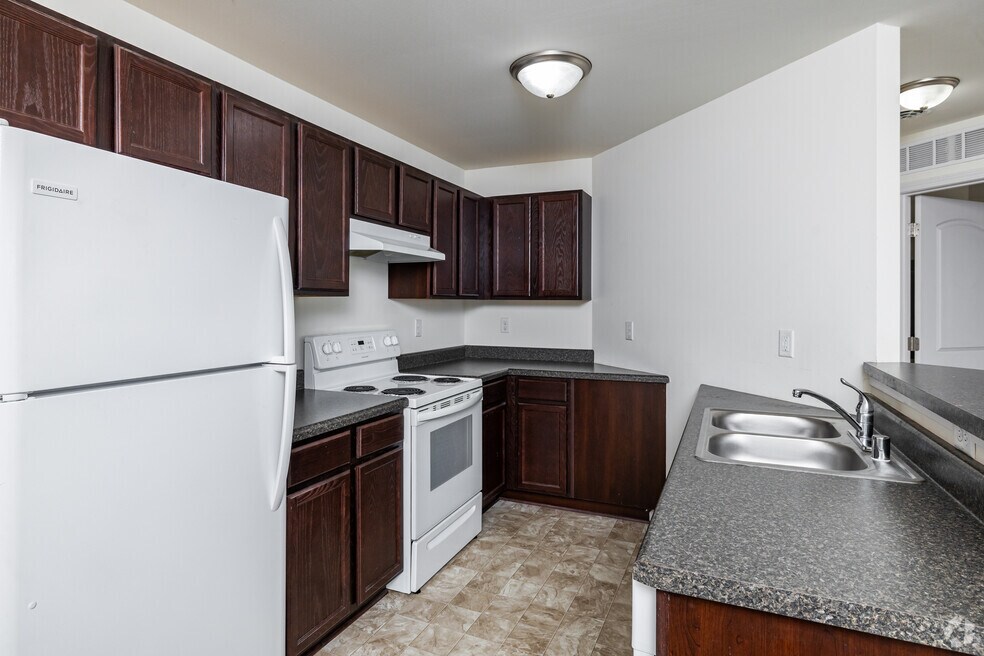 1BR, 1BA - 650SF - Kitchen