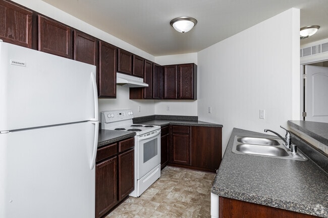 1BR, 1BA - 650SF - Kitchen