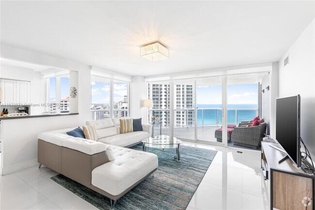 Building Photo - 6301 Collins Ave Unit 2108 Rental