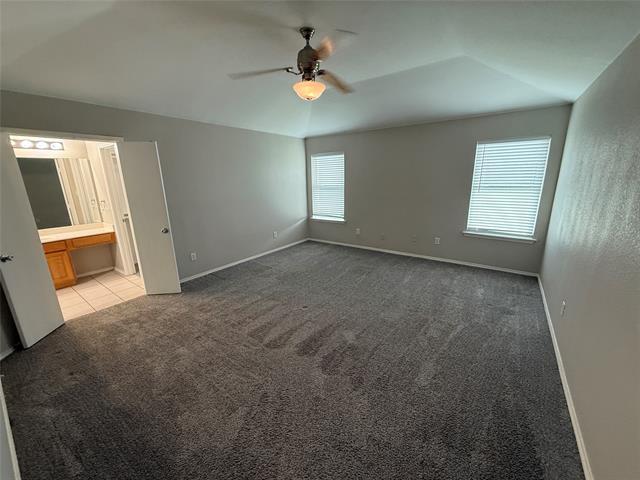 Photo - 527 E Oak St