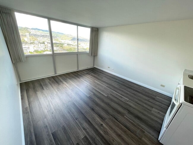 2211 Ala Wai Blvd