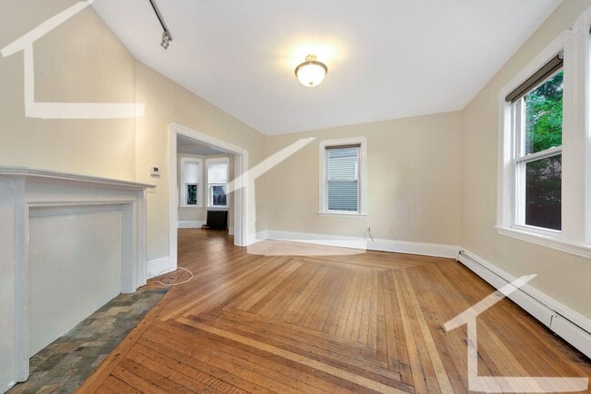 Building Photo - Charming 5 Bedroom-No Broker Fee