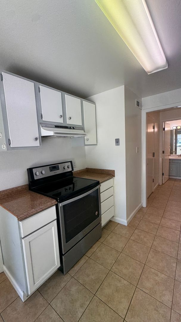 Photo - Yorkshire Manor 2 Bedroom Available Now!