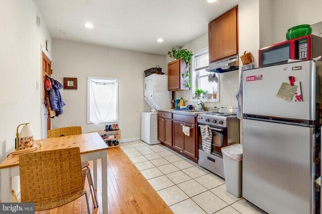 Photo - 2010 E York St Unidad 3F