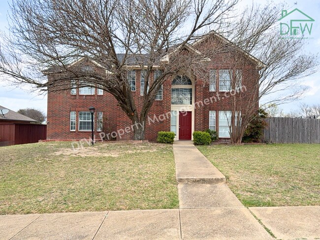 Building Photo - For Lease: Beautifully Remodeled 3-Bed Two-Story in Quiet DeSoto Neighborhood