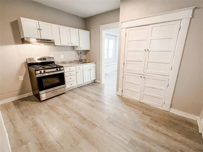 Photo - 336 N Riley Ave