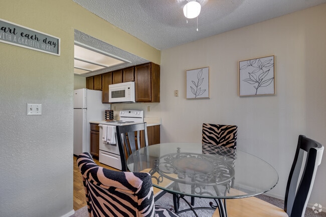 Lexington Commons - Kitchen - Lexington Commons