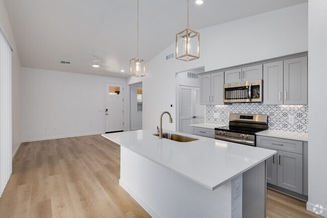 Polaris 1BR, 1BA - 840SF - Kitchen/Living Room