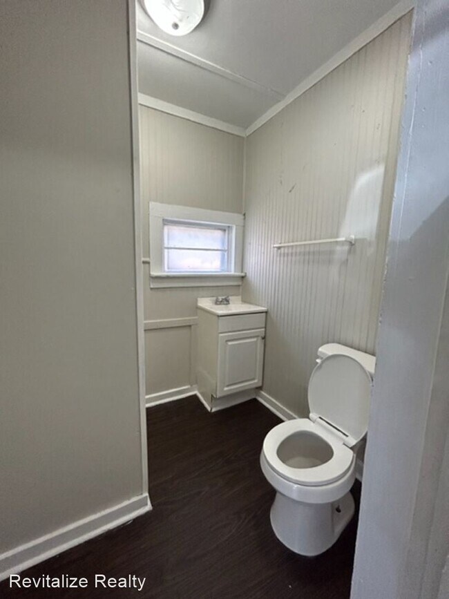 Photo - 1 br, 1 bath House - 2062 Andrews St