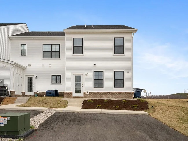 Photo - 2005 Kyles Wy