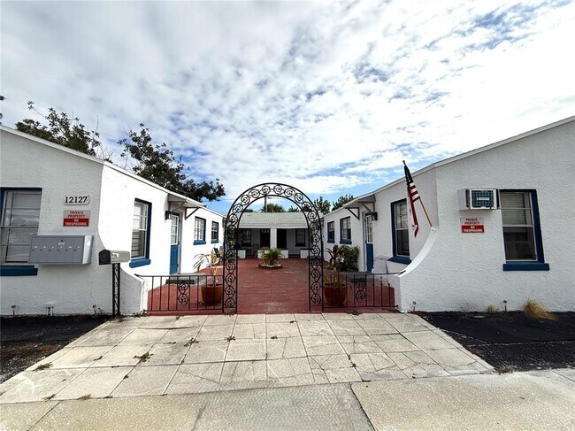 Photo - 12127 Gulf Blvd Unidad 6