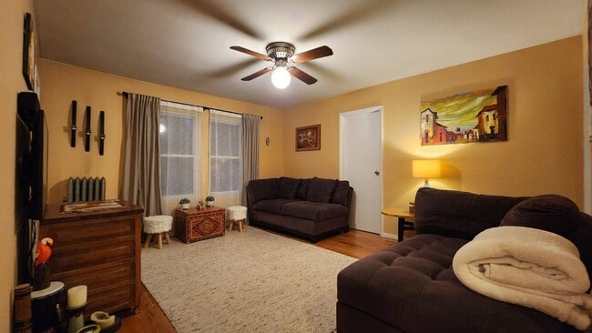 Photo - 1870 E 12th St